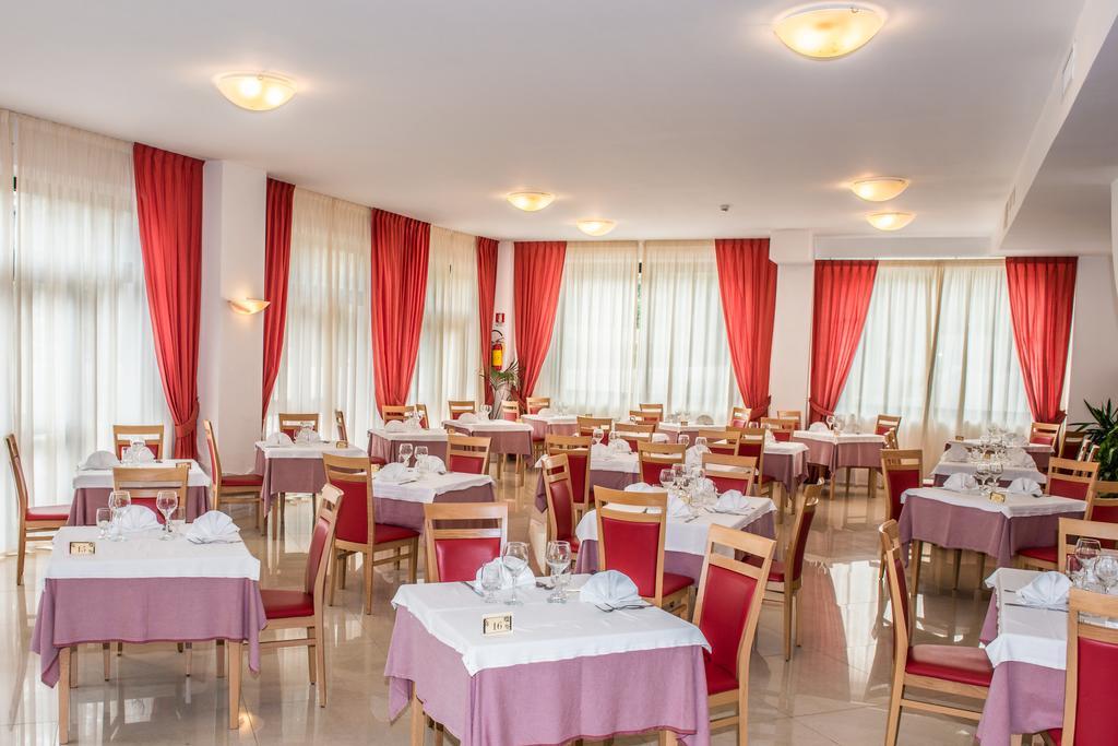 Hotel Delle More Vieste Esterno foto